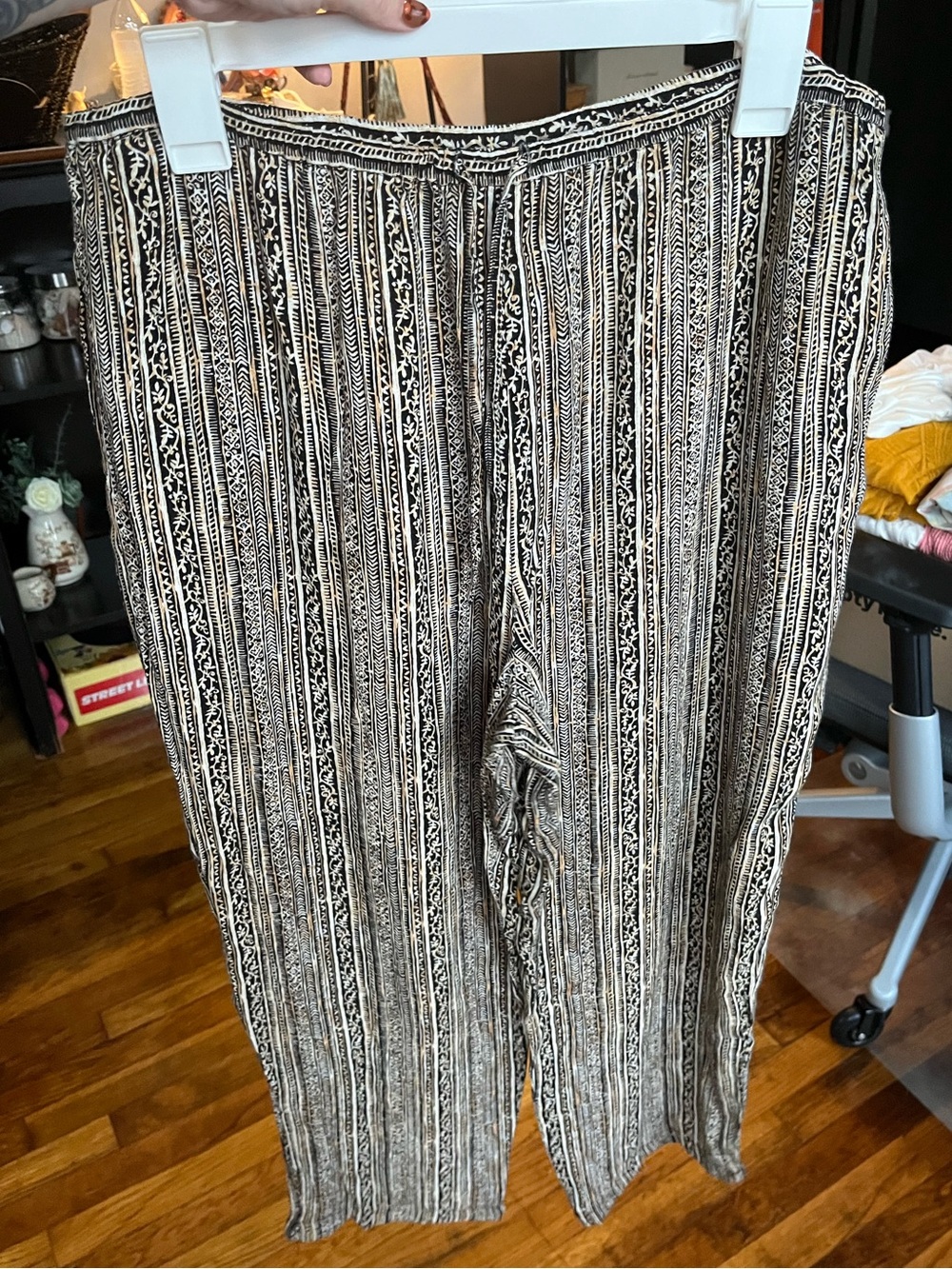 Bushwacker Black & Cream Patterned Women’s Boho Pants EUC